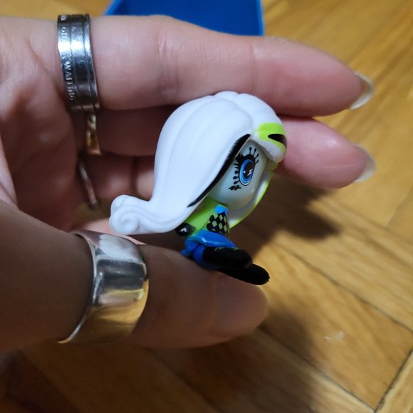 Monster High Minis Circus Frankie - Picture 2 of 10